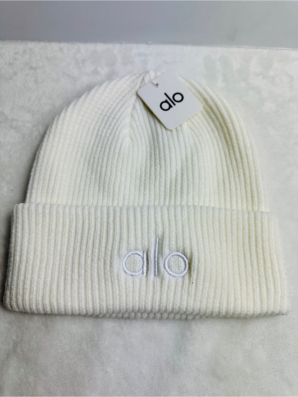Alo Yoga White Ribbed Beanie Hat new w tags